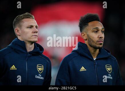 Londres, Royaume-Uni. 27 février 2020. Le gardien de but Bernd Leno & Pierre-Emerick Aubameyang d'Arsenal se pré-match lors du 2ème match de l'UEFA Europa League entre Arsenal et Olympiacos au stade Emirates, Londres, Angleterre, le 27 février 2020. Photo D'Andy Rowland. Crédit: Images Prime Media / Alay Live News Banque D'Images