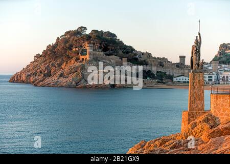 CHÂTEAU VIEILLE VILLE STATUE DE MINERVA (© FRÉDÉRIC MARES 1970) TOSSA DE MAR COSTA BRAVA CATALOGNE ESPAGNE Banque D'Images