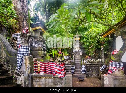 Sanctuaire au temple hindou de Batu Bolong sur la côte ouest de Lombok, îles Lesser Sunda, Indonésie Banque D'Images