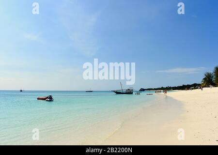 Vue depuis une plage dans le nord de Zanzibar, Tanzanie Banque D'Images