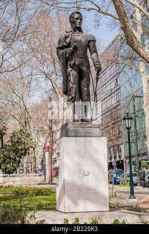 Statue extérieure d'UN Simon Bolivar 1783-1830, Avenida da Liberdade, Lisbonne, Portugal Banque D'Images