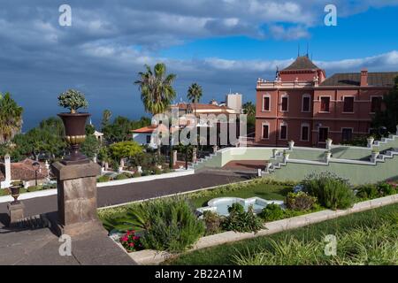 La Orotava, peinture - 12 janvier 2020: Jardin Jardín Victoria dans la ville de la Orotava, enerife, îles Canaries. Banque D'Images