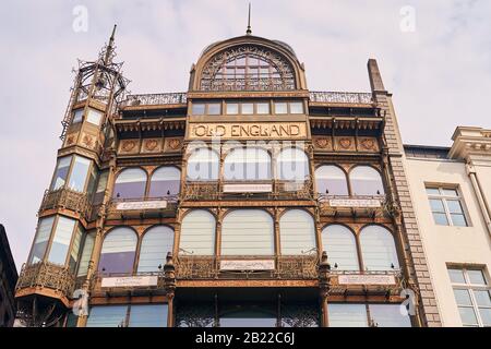 Bruxelles, Belgique - 02 avril 2019 : Musée des instruments de musique, situé dans l'ancien grand magasin de la vieille Angleterre, dans la rue Coudenberg. Banque D'Images