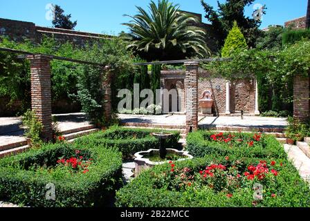 Porte des chambres de Grenade et jardins du château de Malaga, Malaga, province de Malaga, Andalousie, Espagne, Europe occidentale. Banque D'Images