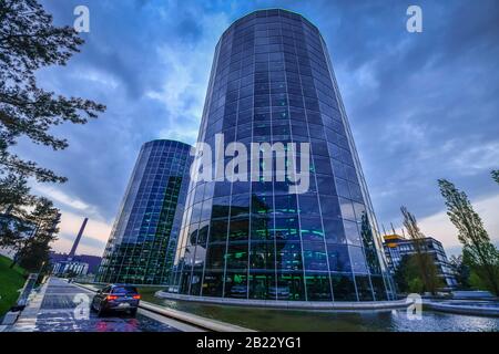 Autotürme, Vw Autostadt, Wolfsburg, Niedersachsen, Allemagne Banque D'Images