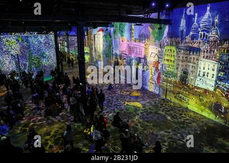 L'ATELIER DES LUMIERES, PARIS PREMIER CENTRE D'ART NUMÉRIQUE Banque D'Images
