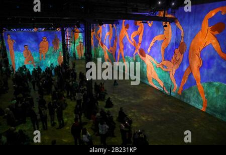 L'ATELIER DES LUMIERES, PARIS PREMIER CENTRE D'ART NUMÉRIQUE Banque D'Images