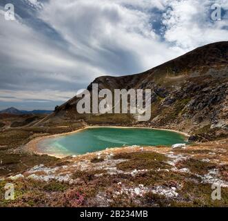 Lac de haute montagne El Ausente. Picos De Europa, Leon. Espagne Banque D'Images