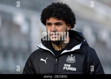 Newcastle UPON TYNE, ANGLETERRE - 29 FÉVRIER DeAndre Yedlin (22) de Newcastle United avant le match de la Premier League entre Newcastle United et Burnley au St. James's Park, Newcastle, le samedi 29 février 2020. (Crédit: IAM Burn | MI News) la photographie ne peut être utilisée qu'à des fins de rédaction de journaux et/ou de magazines, licence requise à des fins commerciales crédit: Mi News & Sport /Alay Live News Banque D'Images