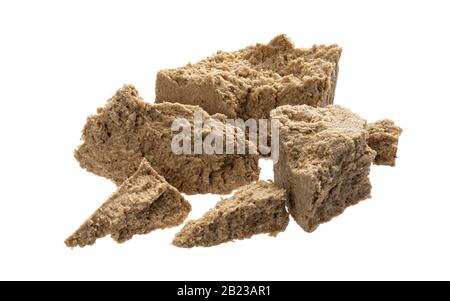 Halva de tournesol isolé sur fond blanc avec chemin de découpe Banque D'Images