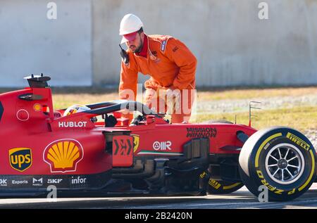 Circuit de Barcelone-Catalunya à Montmelo Espagne 20.2.2020, Formule 1 essais pré-saison, Sebastian Vettel (GER), Ferrari dans sa voiture de course au point mort Banque D'Images