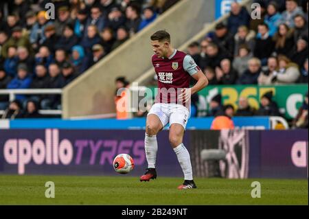 Newcastle UPON TYNE, ANGLETERRE - 29 FÉVRIER James Tarkowski (5) de Burnley en action lors du match de la Premier League entre Newcastle United et Burnley au parc St. James, Newcastle, le samedi 29 février 2020. (Crédit: IAM Burn | MI News) la photographie ne peut être utilisée qu'à des fins de rédaction de journaux et/ou de magazines, licence requise à des fins commerciales crédit: Mi News & Sport /Alay Live News Banque D'Images