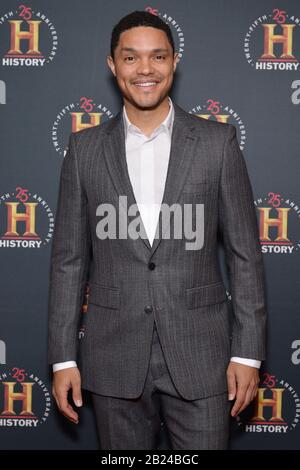 New York, États-Unis. 29 février 2020. Trevor Noah assiste à l’événement « HISTORYTalks: Leadership & Legacy » à Carnegie Hall à New York, NY, le 29 février 2020. (Photo D'Anthony Behar/Sipa Usa) Crédit: Sipa Usa/Alay Live News Banque D'Images