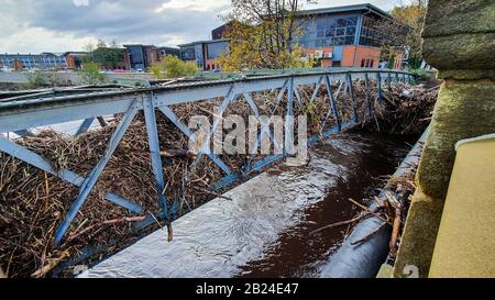 Suite à l'inondation de la rivière Don à Sheffield, novembre 2019 Banque D'Images