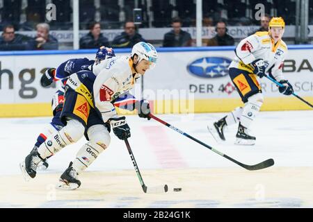 29.02.2020, Zurich, Hallenstadion, hockey sur glace NL: ZSC Lions - EV Zug, no 48 Carl Klingberg (Zug). Crédit: Spp Sport Press Photo. /Alay Live News Banque D'Images