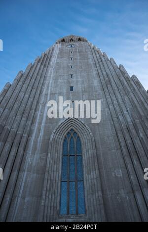 Célèbre église Hallgrímskirkja à Reykjavic Islande Banque D'Images