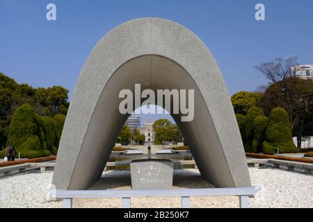 Cénotaphe pour Les Victimes de bombes atomiques (Monument commémoratif d'Hiroshima, Ville de la paix) Banque D'Images