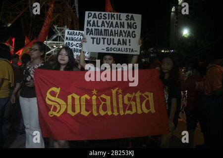 Quezon City, Philippines. 28 février 2020. Célébrités, employés de l'ABS-CBN et différents groupes militants se sont joints au rallye de prière appelant au renouvellement de la franchise ABS-CBN. (Photo De Joseph Dacalanio/Pacific Press) Crédit: Agence De Presse Du Pacifique/Alay Live News Banque D'Images
