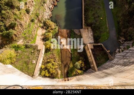 Lora Del Rio, Espagne. Le barrage et le réservoir de José Toran, un réservoir d'eau dans la rivière Guadalbarcar construit en 1992 Banque D'Images