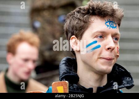 Utrecht, Pays-Bas. 29 février 2020. Utrecht, Jaarbeursplein, 29-02-2020, la Coalition climatique d'Utrecht organise samedi une marche sur le climat dans la ville. Les manifestants demandent à la municipalité de prendre davantage de mesures pour lutter contre le changement climatique. Crédit: Pro Shots/Alay Live News Banque D'Images