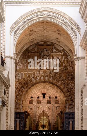 Colonnes et arches dans la Mosquée, cordoba's Mezquita, Espagne Banque D'Images