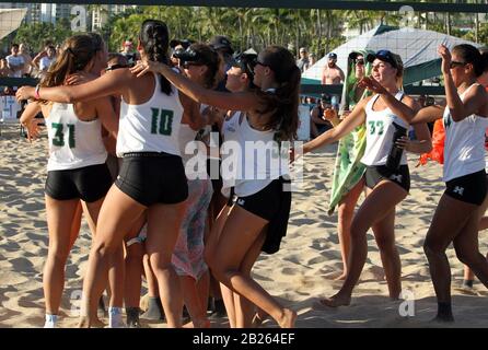 22 février 2020 - Hawaï célèbre une victoire lors d'un match les Tigers LSU et les Hawaii Rainbow Warriors à Queen's Beach Waikiki à Honolulu, HI - Michael Sullivan/CSM Banque D'Images