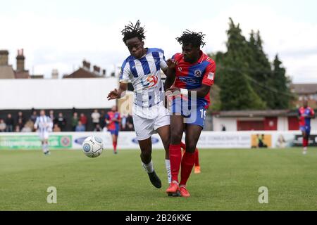 Peter Kioso de Hartlepool United et Tomi Adeloye de Dagenham et Redbridge pendant Dagenham & Redbridge contre Hartlepool United, Vanarama National League Banque D'Images