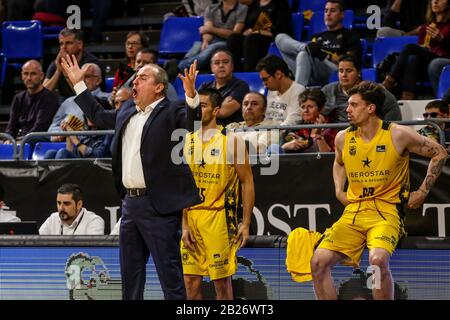 San Cristobal Della Laguna, Espagne. 29 février 2020. Txus Vidorreta, entraîneur en chef d'Iberostar Tenerife pendant la saison régulière 2019/2020 ACB Liga Endesa Round 22 jeu entre Iberostar Tenerife et Joventut Badalona à Pabellón Santiago Martín, San Cristobal de la Laguna - Tenerife. (Note Finale; Iberostar Tenerife - Joventut Badalona 96-90) (Photo De Davide Di Lalla/Pacific Press/Sipa Usa) Crédit: Sipa Usa/Alay Live News Banque D'Images