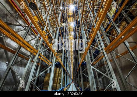 Beijing, CHINE - 03 JUIN 2019: Automatisation moderne de la production d'entrepôts en Chine. Banque D'Images