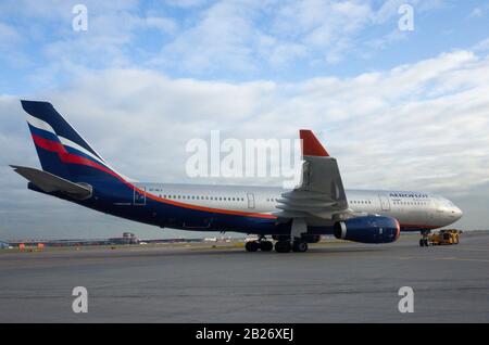 29 Octobre 2019, Moscou, Russie. Avion Airbus A330-200 Aeroflot - Russian Airlines à l'aéroport de Sheremetyevo à Moscou. Banque D'Images