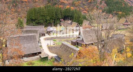 Maisons Traditionnelles D'Ainokura (Site Classé Au Patrimoine Mondial De L'Unesco), Gokayama, Préfecture De Toyama, Japon Banque D'Images