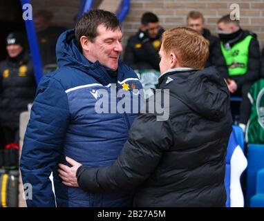 Perth, Royaume-Uni. 01 mars 2020. Scottish Premiership Football, St Johnstone Versus Celtic; St Johnstone Manager Tommy Wright Accueille Le Celtic Manager Neil Lennon Credit: Action Plus Sports Images/Alay Live News Banque D'Images