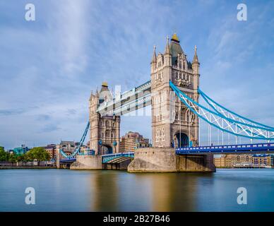 Vue magnifique sur Tower Bridge à Londres, Royaume-Uni. Banque D'Images