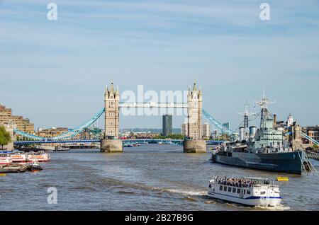 Vue magnifique sur Tower Bridge à Londres, Royaume-Uni. Banque D'Images