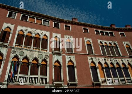 Façade de Palais Soranzo au Campo San Polo à Venise, Italie Banque D'Images