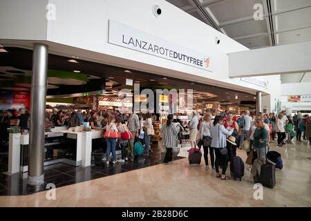 Boutiques hors taxes dans le terminal t1 aricife cesar manrique-Lanzarote aéroport îles canaries espagne Banque D'Images