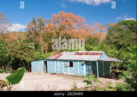 Maison dans le village République dominicaine Hato Mayor province 02.04.2015 Banque D'Images