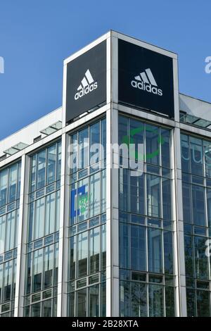 Adidas, Tauentzien, Charlottenburg, Berlin, Deutschland Banque D'Images