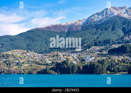 Les rives du lac Wakatipu de Queenstown sur la Nouvelle Zelande Banque D'Images