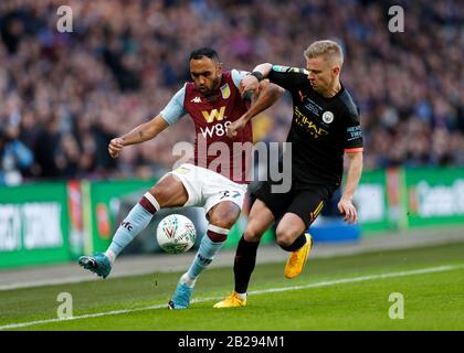 Wembley Stadium, Londres, Royaume-Uni. 1 mars 2020. Finale De La Coupe Carabao, League Cup, Aston Villa Contre Manchester City; Oleksandr Zinchenko De Manchester City Défie Ahmed Elmohamady De Aston Villa Credit: Action Plus Sports/Alay Live News Banque D'Images