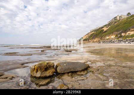 Swami's Beach l'après-midi d'hiver. Encinitas, Californie, États-Unis. Banque D'Images