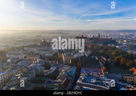 Cracovie, Pologne. 9 octobre 2019. Belle vue aérienne du matin donnant sur Cracovie Banque D'Images