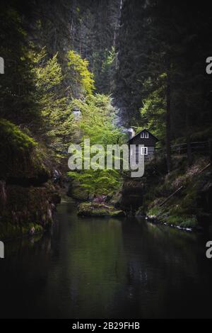 Maison célèbre dans la gorge d'Edmund en Bohême Suisseand en République tchèque Banque D'Images