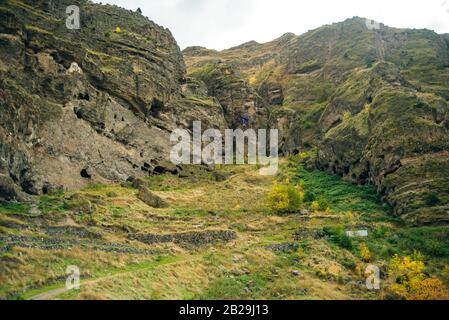 Monastère de la grotte Vanis Kvabebi sculpté dans une falaise, Géorgie Banque D'Images