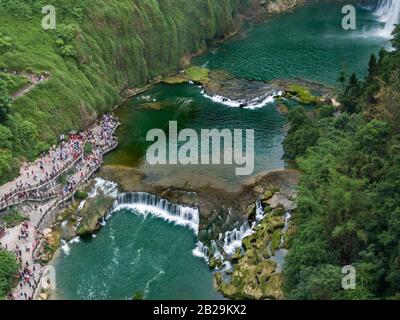 Vue aérienne de la chute d'eau de Doupotang de la cascade Huangguoshu est située sur la rivière Baishui à Anshun, Guizhou. Considéré comme les chutes du Niagara de ch Banque D'Images