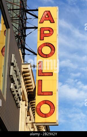 Apollo Theatre, 253 W 125ème St, New York, NY. Marqee signe d'un célèbre théâtre dans le quartier Harlem de Manhattan Banque D'Images