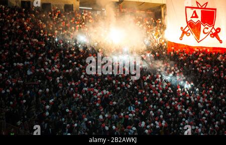 Belgrade, Serbie. 1 mars 2020. Les fans de Crvena Zvezda soutiennent leur équipe. Crédit: Nikola Krstic/Alay Live News Banque D'Images