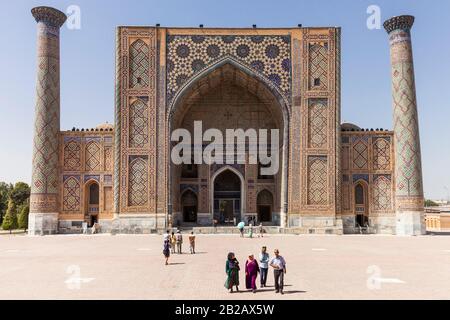 Ulugh Beg Madrasah, place du Registan, Samarkand, Ouzbékistan, Asie centrale, Asie Banque D'Images