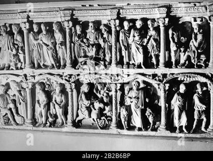 Casting du sarcophage debout sous l'église Saint-Pierre de Rome, qui contient les restes du Préfet Bassus à partir de l'année 359. Banque D'Images