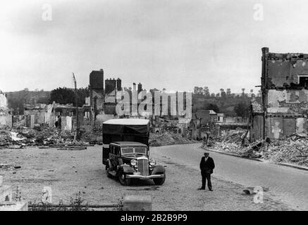La ville française de Neufchatel, ruinée lors de la seconde Guerre mondiale. Banque D'Images